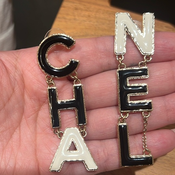 Auth. Chanel CHA NEL Earrings ICONIC - Picture 3 of 12
